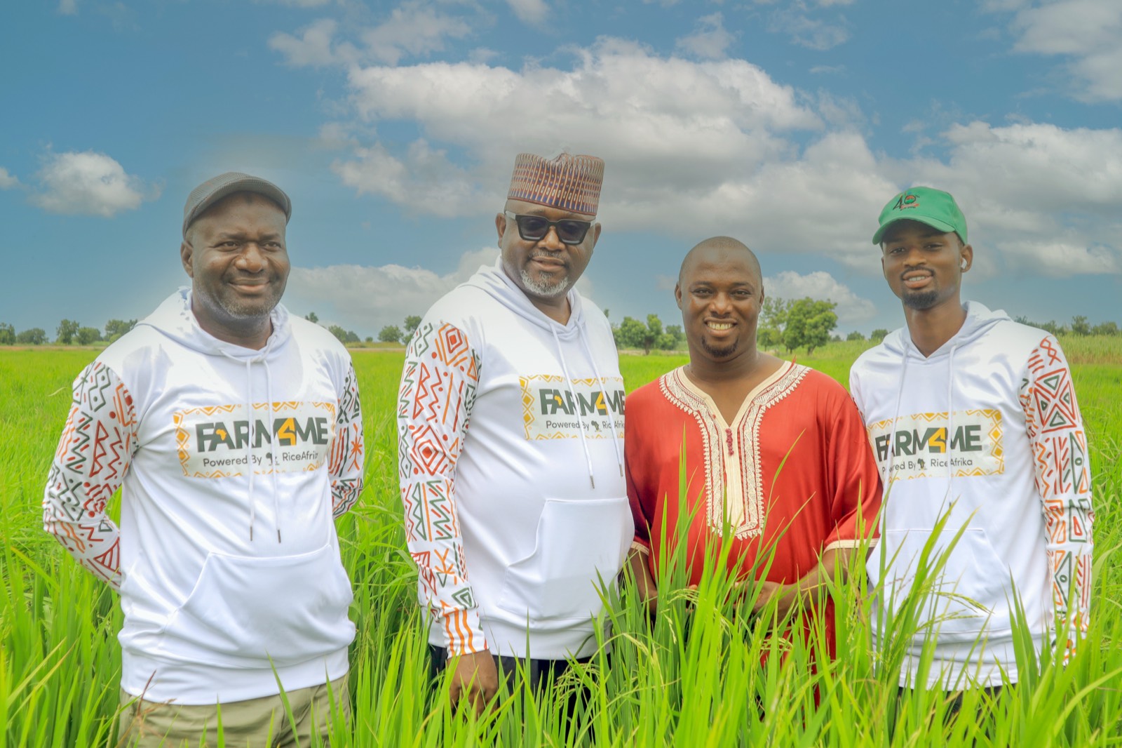 FarmEASY field officers and farmers inspecting a crop